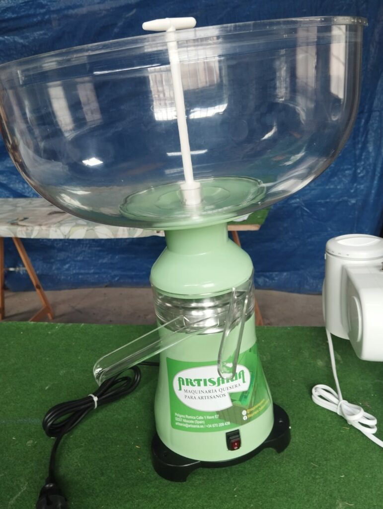 Desnatadora de 90 L, perfecta para comenzar a elaborar mantequilla artesanal